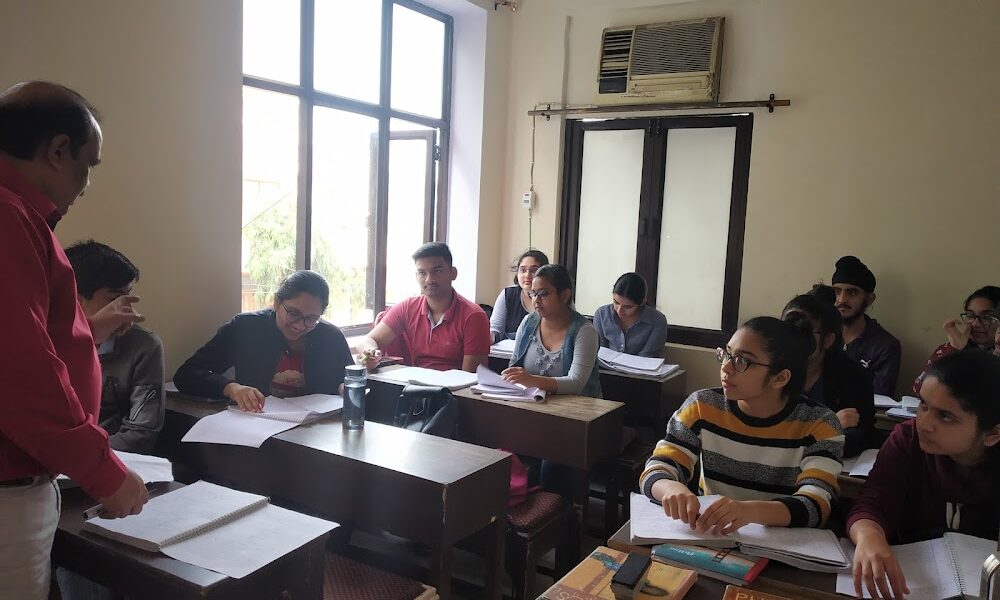 Beacon Classes- Best Coaching for Medical/NEET in Noida- Best Coaching for IIT-JEE in Noida