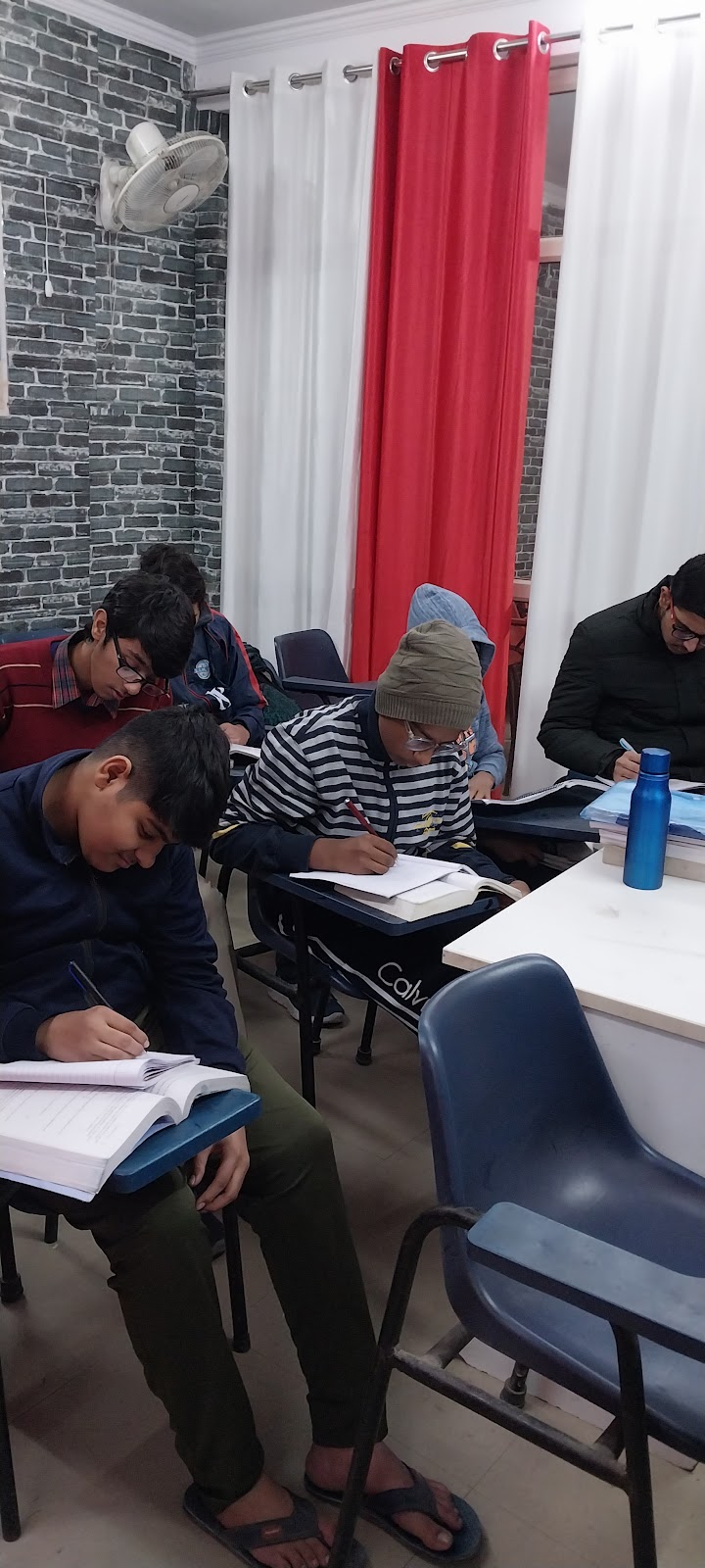 Career Platform – NEET (UG), IIT-JEE (Main +Adv.), Class 4-12, Board, NTSE, KVPY & Olympiad.