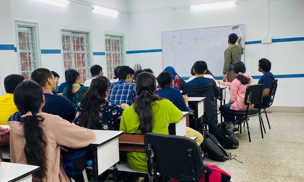 Learning Ant Epicenter – Best IIT JEE Coaching in Kolkata, Best NEET Coaching in Kolkata. Medical. Engineering. JEE Mains.