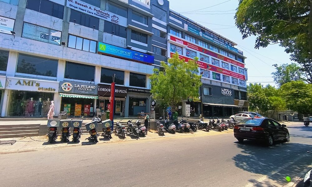 Resonance Ahmedabad – Vastrapur Center