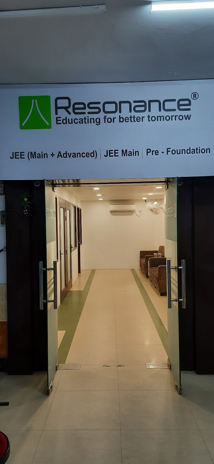 Resonance Lucknow – Best IIT-JEE Coaching in Hazratganj Lucknow Center