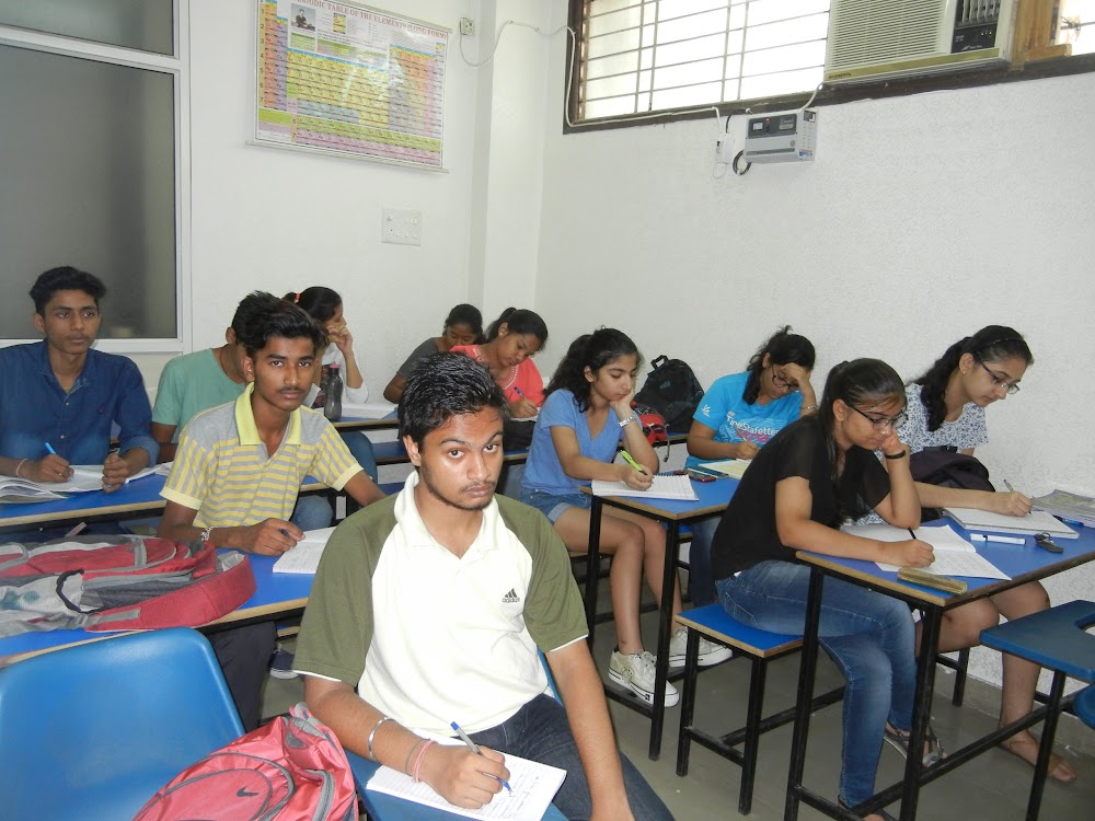 Smart Achievers: IIT JEE, NEET, Foundation, Maths, Physics, Chemistry, Biology Coaching in Indirapuram, Vasundhara, Ghaziabad